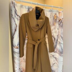Beautiful  Zara peacout with foldable collar. Worn twice.